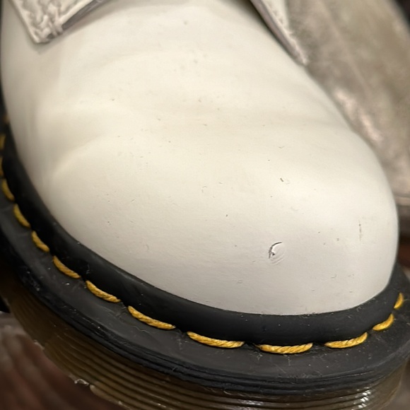 Dr Martens Doc white w yellow stitching 8 eyelet boot sz 7 - Picture 11 of 13